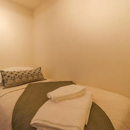 Holiday home Bridge House *